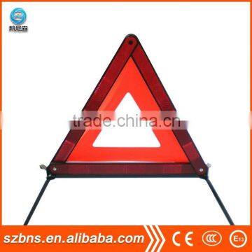 Folding emergency car triangle warning sign