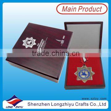 Wholesale hign quanlity knight medal with soild wooden box