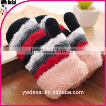 The new fashion and lovely mouth jacquard gloves Factory colorful children gloves