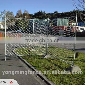 Factory supplied steel chain link fence panels and rolls