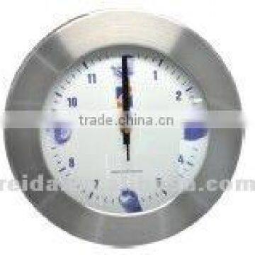 Radio controlled wall clock
