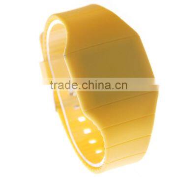 Very Low Price Low MOQ LED Silicone Electronic Girl and Boy Untra-thin Touch Screen Gift Wrist Watch photo-5