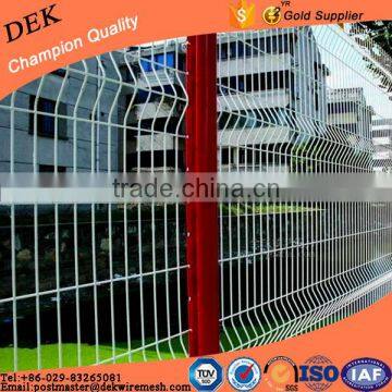 Manufacturer provides straightly Bending farm Fence galvanized welded wire mesh