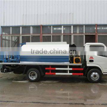 Small 4000L Dongfeng Bitumen Emulsion Sprayer Truck photo-2