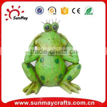 garden ornament frog figurine