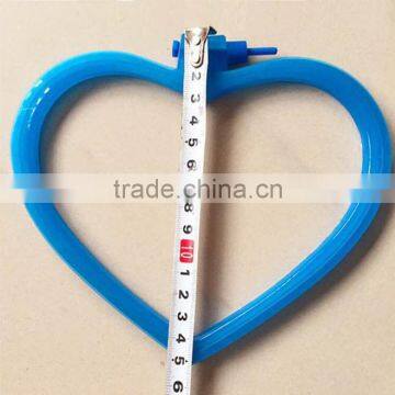 China Colorful Plastic Heart Design Hand Embroidery Cross Stitch Hoops photo-3
