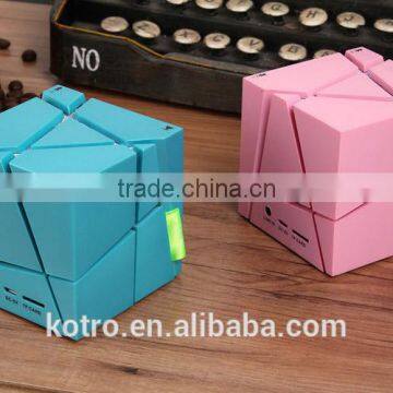 Unique Promotional Gift Qnoe AUX 2 Bass Speaker TF Card FM Radio MIC Handsfree LED Speaker 3W Square LED Bluetooth Speaker photo-2