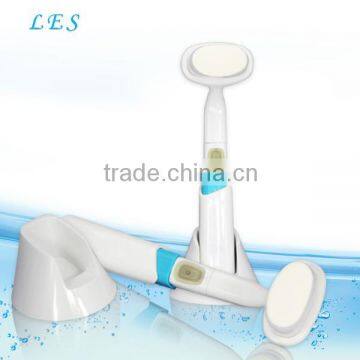 electronic facial brush with 20000rpm sonic vibration soft brush