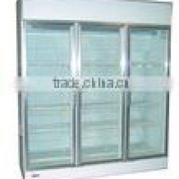 Vertical refrigerated showcase