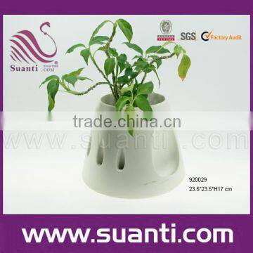 decorations/ polystone pot plant