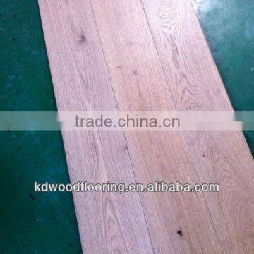 Natural Wide plank White Oak Engineered wood flooring