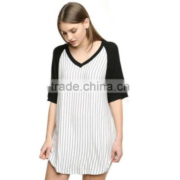 Girl's v neck long vertical stripe black and white long t-shirt vertical stripe