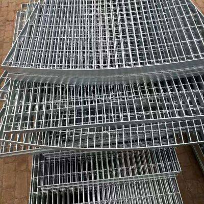 Galvanized Steel Grating 30mm Bearing Bar Spacing for Heavy Load Areas