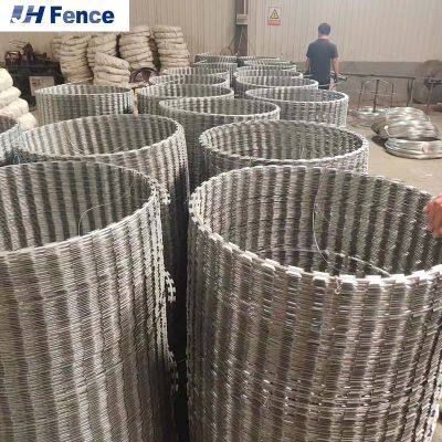 Galvanized PVC Stainless Steel Concertina Razor Barbed Wire Bto-22 Bto-60 Cbt-65 Fencing Wire Price photo-6