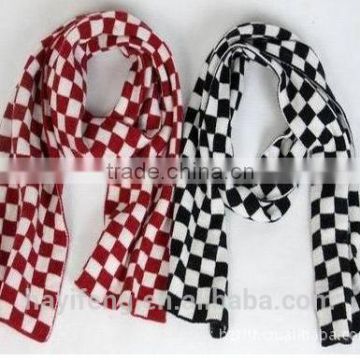 2016Hot selling fashion acrylic knitted scarf