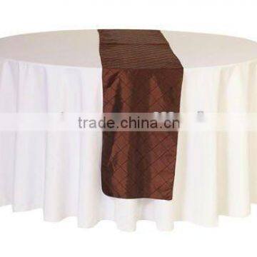 Pintuck taffeta table runner for weddings