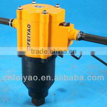 Accumulation type pneumatic impact torque wrench