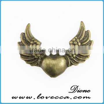 Wholesale eco-friendly antique zinc alloy metal charm