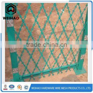 BTO22 pvc coated Welded Typed Razor Barbed Wire Mesh