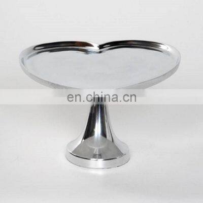 heart shaped metal cake stand