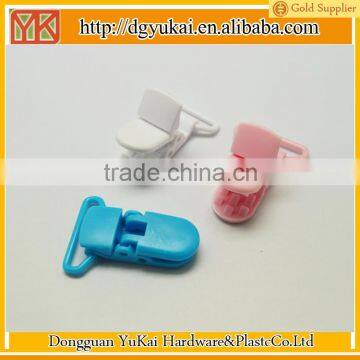 Yukai multi color transparent plastic clip/plastic baby pacifier clip