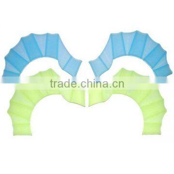 Hot selling swimming hand gloves rubber silicone