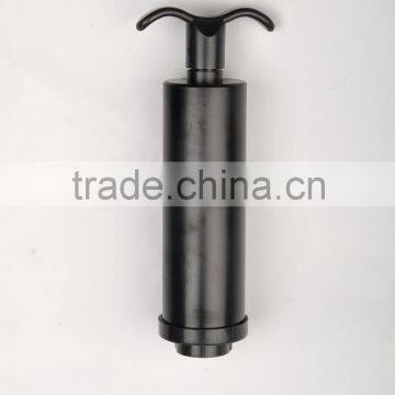 single manual pump for vacuum bags with screw thread on the outside