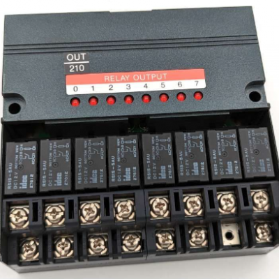 IDEC PFJ-T081U Relaisausgabemodul