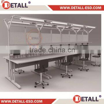 Assembly lab work benches from professional engineer (Detall)