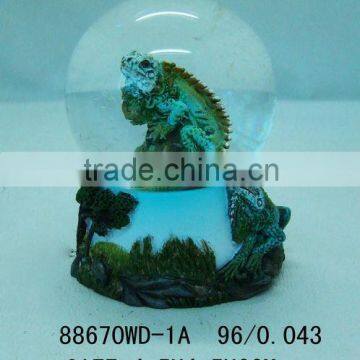 Water glass globe iguana big size lizard