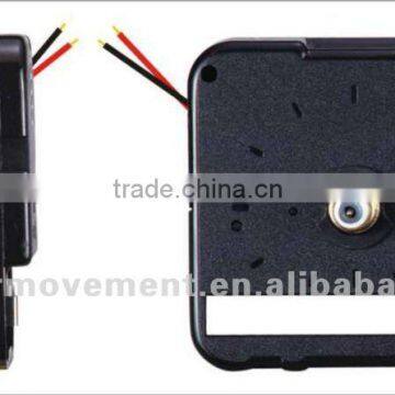 Quartz clock step movement with hourly alarm