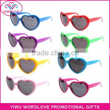 Wholesale Most Fashion Love Heart Shaped Plastic Sunglasses