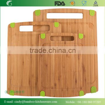 Green Silicone Rubber Feet 3 Piece Set All Natural Wood Lightweight Medium Bamboo Cutting Board with Juice Groove