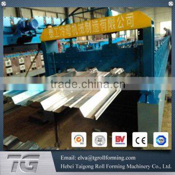 New design decking floor roll forming machine in stock