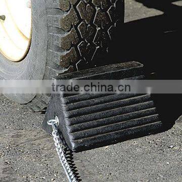 Rubber wheel chock with chain 4KG