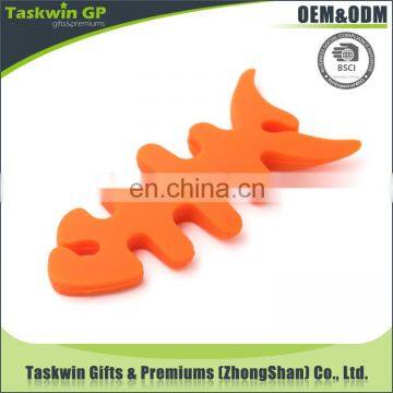 Custom Design Soft PVC Fish Bone Shape Wire Holder Clip photo-4