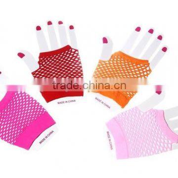 Short fishnet gloves