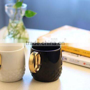 Creative Clasic Black and White Lovers 12 oz Carving Porcelain Coffee Mug With Golden Ring Circle Handle photo-4