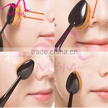 Different kinds of make-up facial brush for professional use