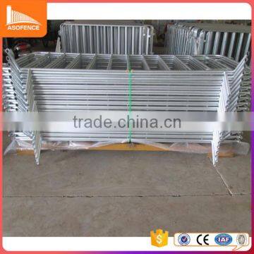 bright surface silver painted rotomolded traffic barrier with moveable feet