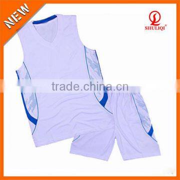 Latest design college basketball uniform sportswear breathable China manufacturer in cheap