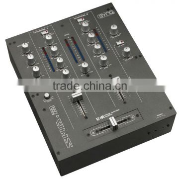 SYNQ professional DJ mixer