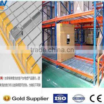 Industrial storage use adjustable heavy duty wire mesh deck for pallet rack