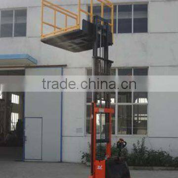 1T electric battery platform stacker