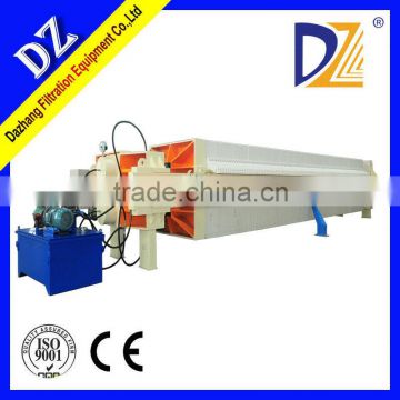 Low moisture hydraulic kaolin filter press