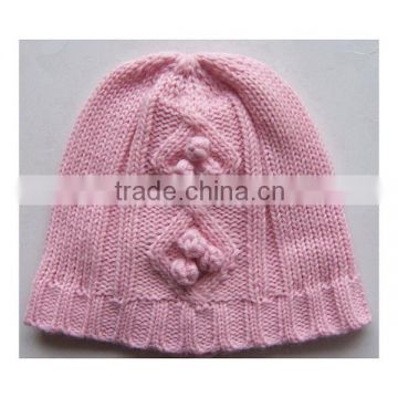 Children's knitted cap with flowers