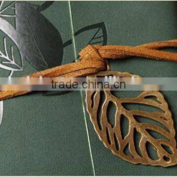 Cy280 11*8cm Retro Fashion Leather Leaves Men's Women's Creative Tying Card Pack Card Holders photo-3