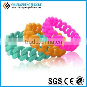 Twist shape silicone fashion wirstband, sample free bracelet