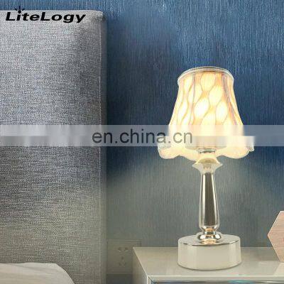 Classic Style Cloth Art Shade Hotel Bedside Table Lamp Modern Iron Base Desk Lamp