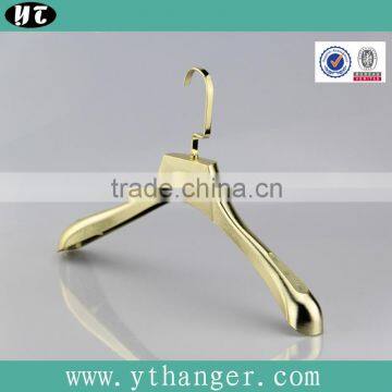 HA7022 deluxe plastic hangers for garment gold plated coat hanger                        
                                                                                Supplier's Choice